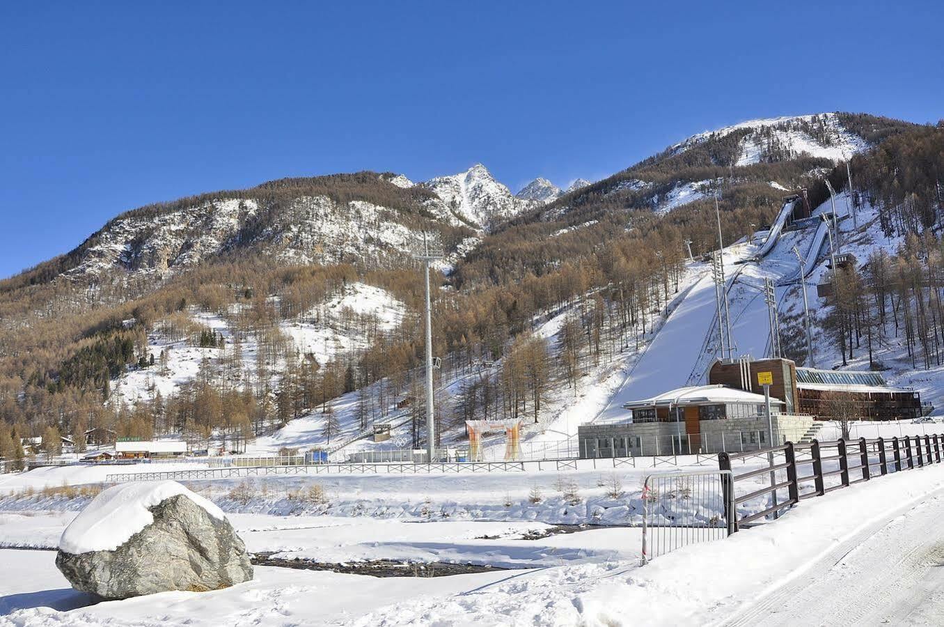 Pragelato Ski Jumping Hotel Extérieur photo